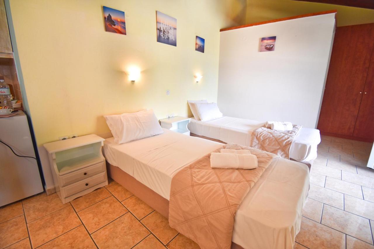 Mike'S Apartments Agios Gordios  Zewnętrze zdjęcie